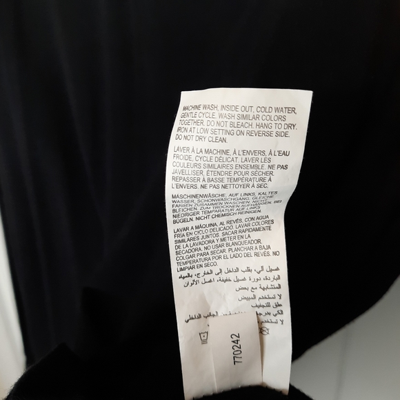 COPY - MICHEL STUDIO Long Bell Sleeve, Cut Out V-Neck Lace Top - Picture 5 of 7